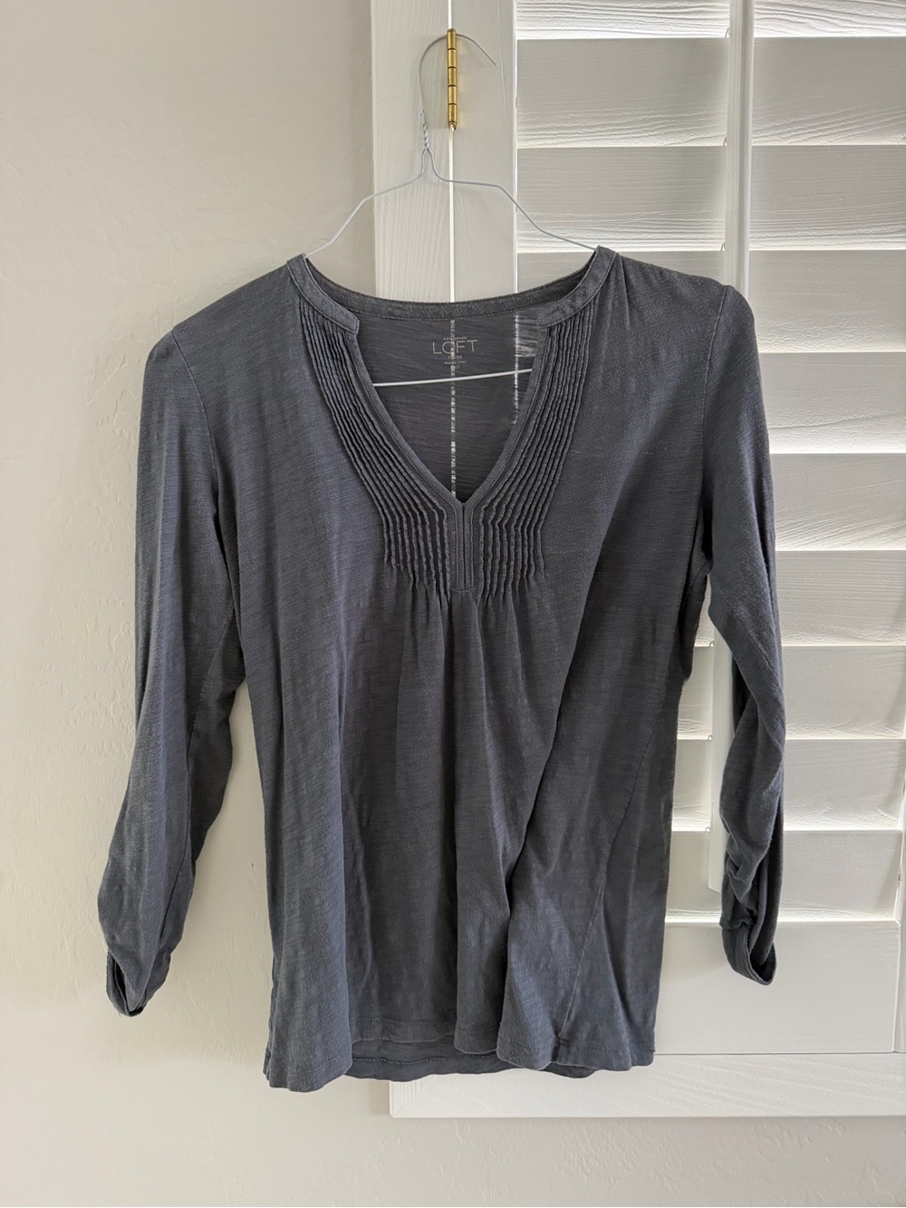 LOFT Slate Gray Pintuck V-Neck Top XSP